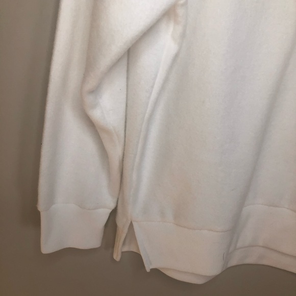 White Fleece Sweater - Picture 3 of 9